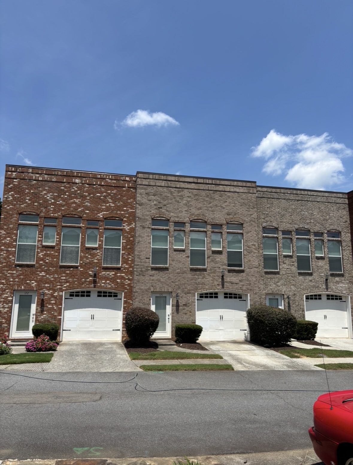 Professional Townhome Exterior Cleaning Thumbnail