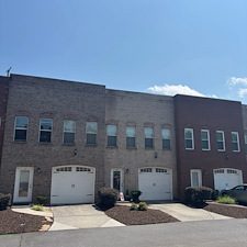 Professional-Townhome-Exterior-Cleaning 4