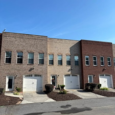 Professional-Townhome-Exterior-Cleaning 5